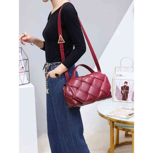 

bags evening classic designer handbags venetas bottegas ins flip diamond lattice large capacity woven pillow single shoulder portable messen