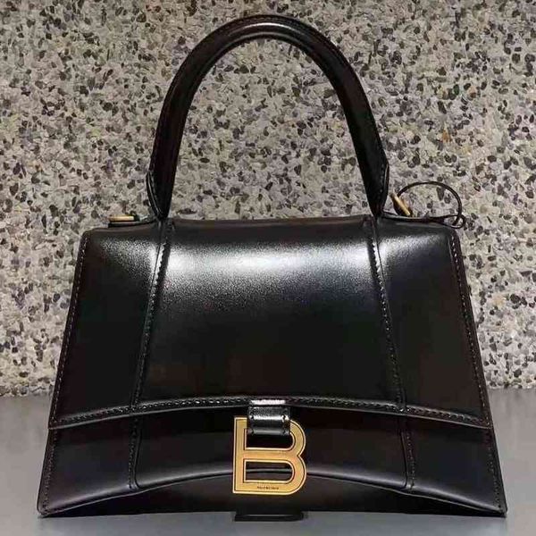 

woman's handbag designer bag hourglass bag leather light luxury bags