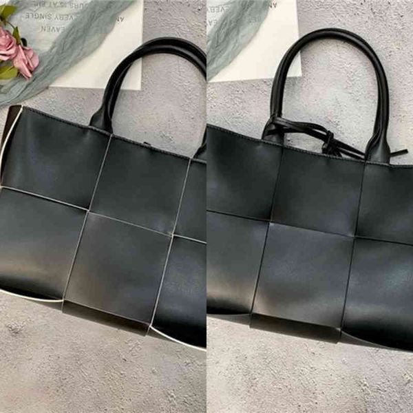 

bags evening handbags venetasss designer bbottegasss large woven bag plaid tote capacity leather vegetable basket single shoulder sho 6mi9