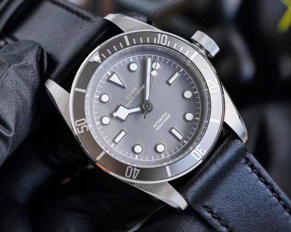 

mens automatic mechanical watch grey black ceramic leather, Slivery;brown