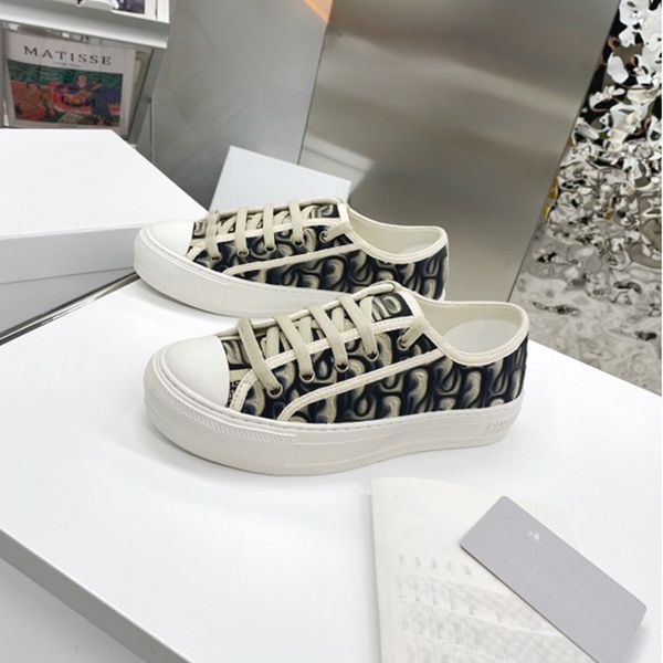 

40% design sneaker lace-up casual shoes catwalk canvas full-grain sheepskin insole sneakers with lucky heart on the sole, Black