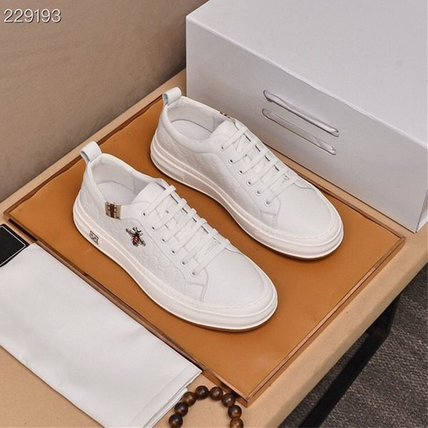 

trendy mens shoe autumn new leather white shoes bee embroidery flat casual shoes size 38-44, Black