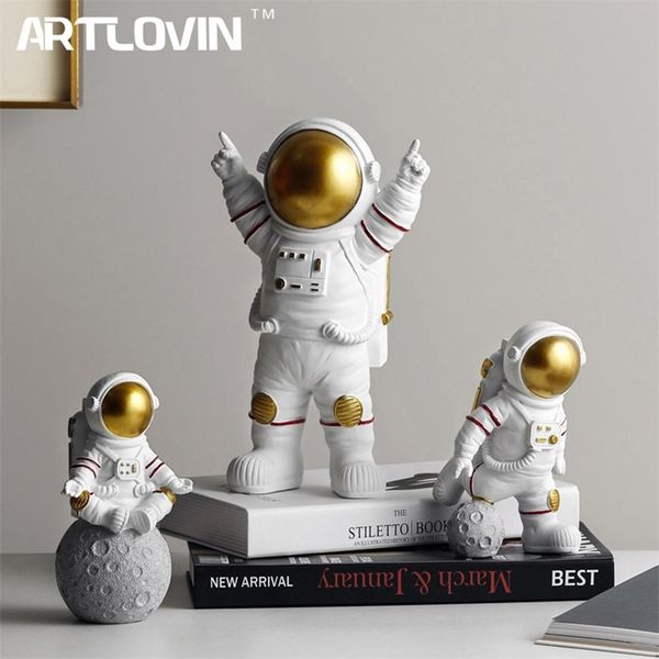 

decorative objects figurines resin astronaut figurines fashion spaceman with moon sculpture decorative miniatures boyfriend 220827