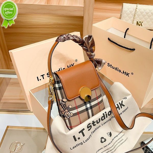 

50% factory online export designer travel bag handbag hong leather female cross 2022 new summer bear cigarette single shoulder mini