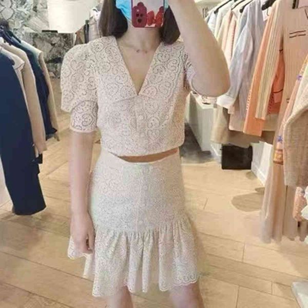 

women's tracksuits french single s spring and summer hollow out embroidered doll collar bubble sleeve shirt pleated skirt, Gray