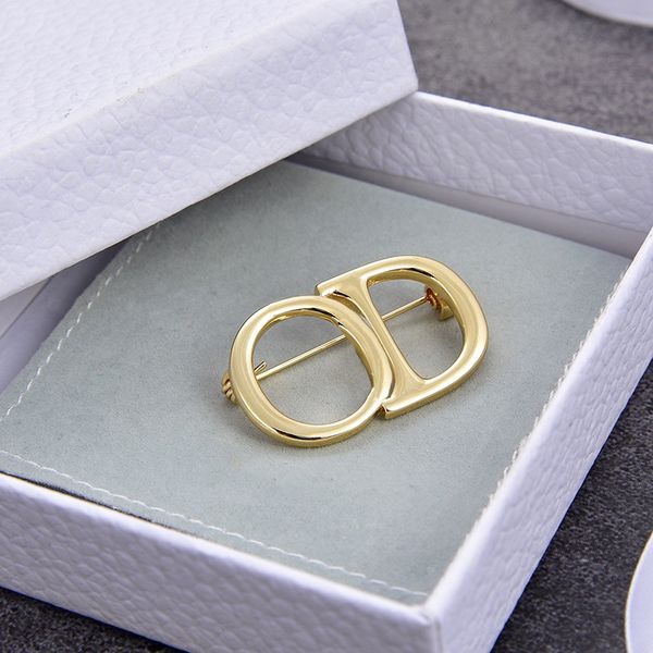 

designers luxurys brooch letters women brooch temperament solid color metallic feel design brooches fashionable versatile woman broochs very, Gray
