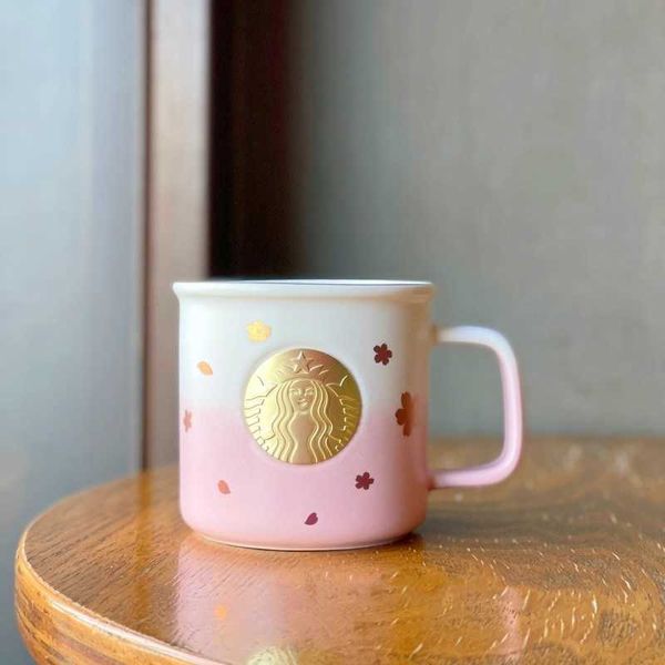 

2021 summer new starbucks sakura flying bronze mug 355ml pink cherry blossom golden mermaid bronze coffee cup