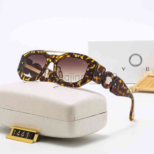 

designer versage sunglasses cycle luxurious fashion woman mens lovers vintage baseball sport european and american gorgeous hip hop summer s, White;black