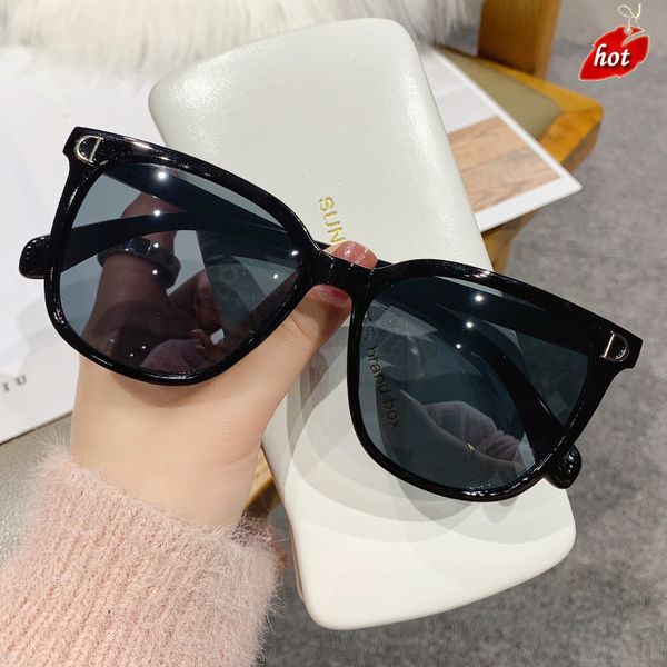 

designer sunglasses men women fashion trendy brand factory online export 2022 new polarized men's d-word net red trend women's mir, White;black