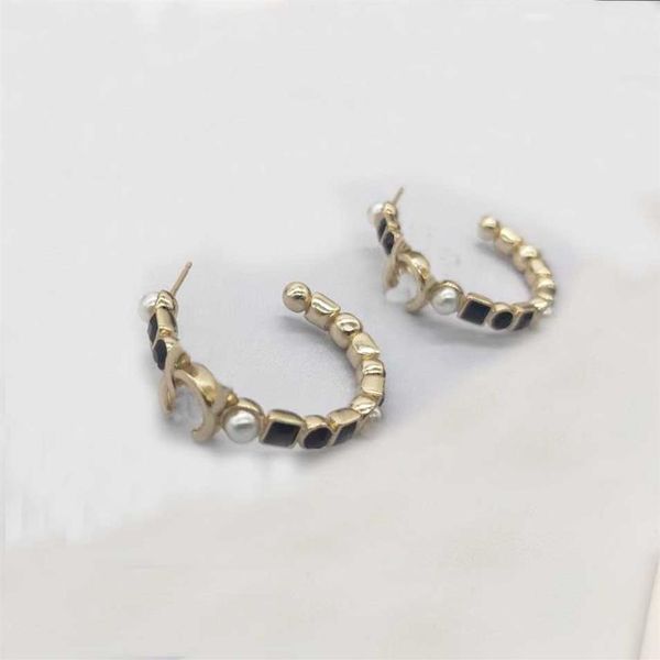 

2022 charm small round shape dangle stud earring in 18k gold plated with genuine leather nature shell beads have box s250n, Golden