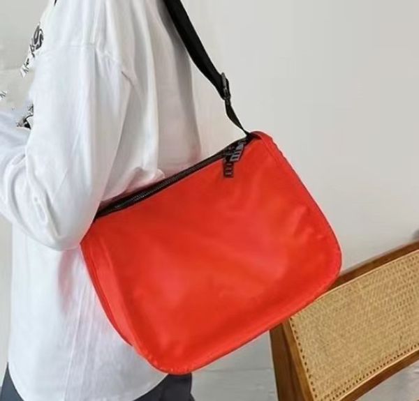 

fashion trend women's versatile original postman bag diagonal wide shoulder strap