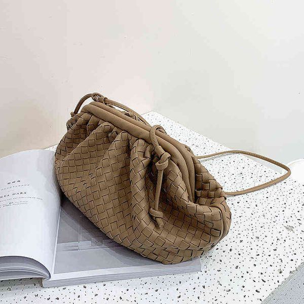 

cloud woven bag clip mouth single shoulder personalized women's large capacity soft leather trend menger