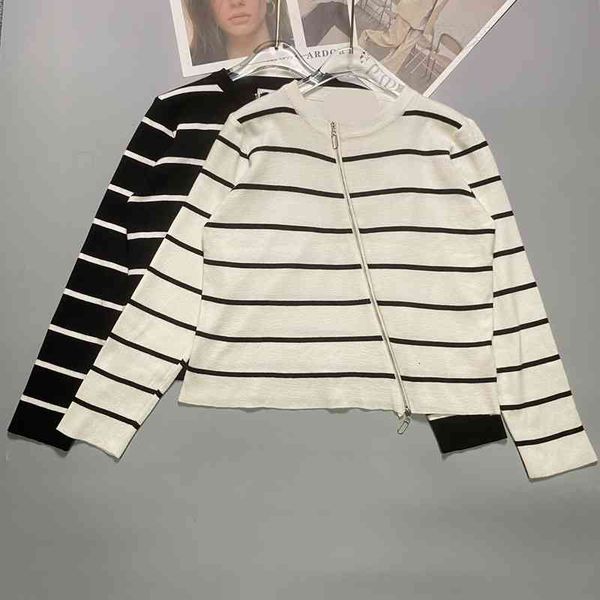 

women's knits tees d autumn and winter personalized niche design sense of inclination zipper double headed stripe round neck knit cardi, White