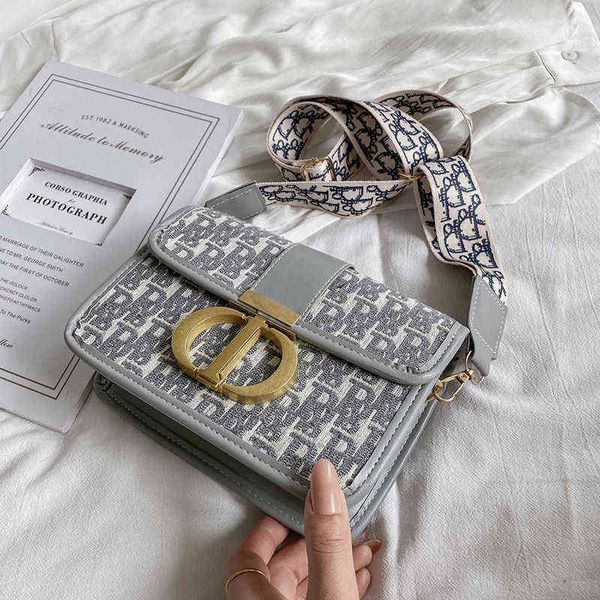 

2022 new shoulder bag fashion 2022 autumn winter new niche embroidered square bag fashionable and versatile wide strap single