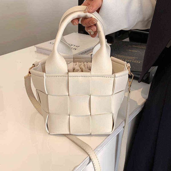 

woven portable bag women's spring and summer 2022 fashion tote design menger