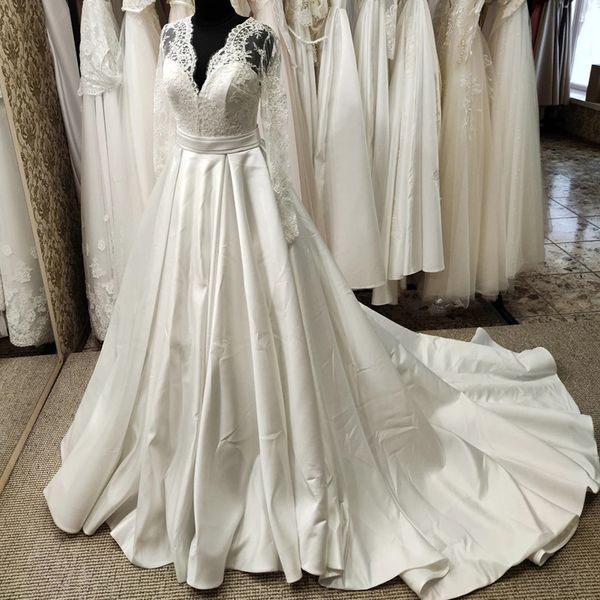 

2023 v neck a line wedding dresses long sleeves formal bridal gowns lace appliques illusion sweep train plus size, White