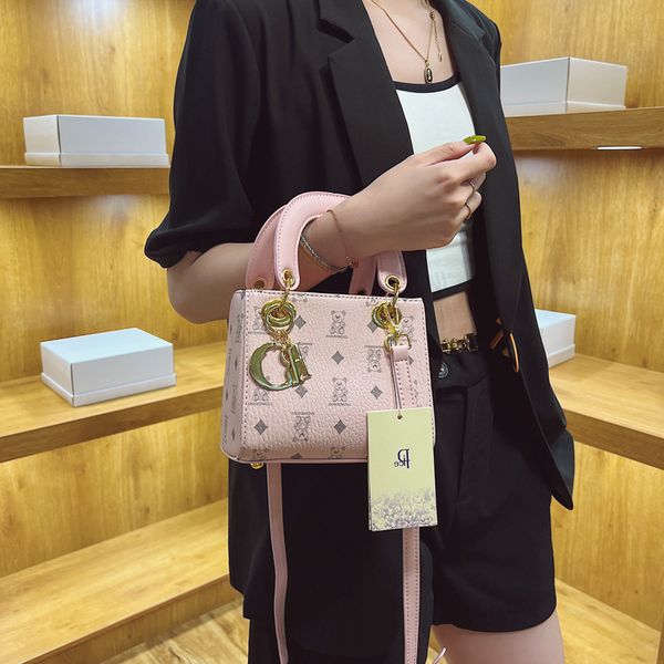 

designer bags women's fashion high sense msenger 2022 new cartoon bear diana versatile shoulder