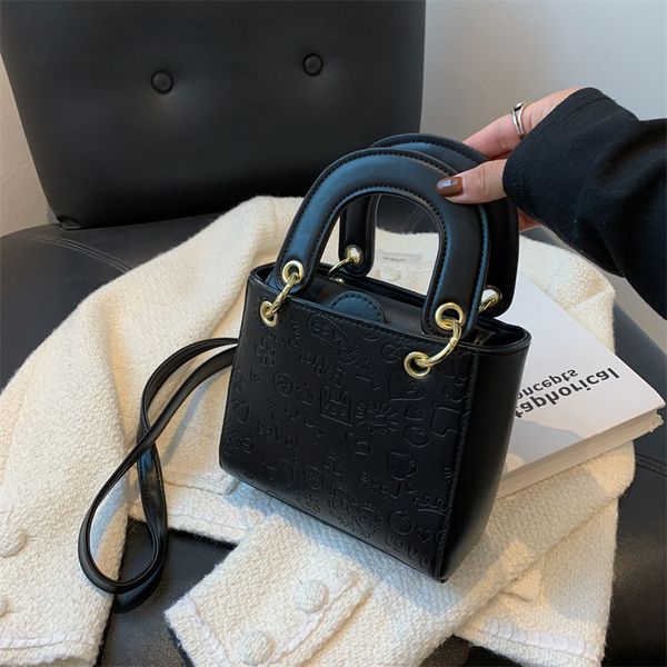 

designer bags handbag women 2022 new women's shoulder comfortable texture fashion trendy msenger