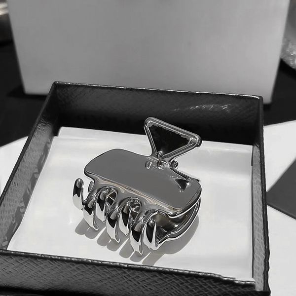 

p098 popular women hair clamps with triangle p-letters designers clamp for girls gift gold silver colors option quality clips, Slivery;golden