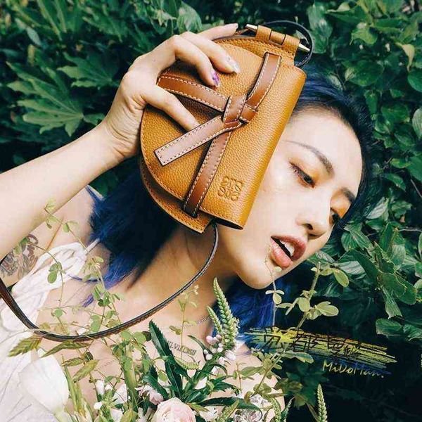 

classic women loewss's handbags bag saddle grain single shoulder messenger sma