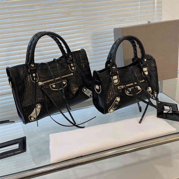 

bag 2022 designer bags motorcycle bags shoulder luxury designers genuine leather crossbody moon bag fashion classical messenger handbag loco