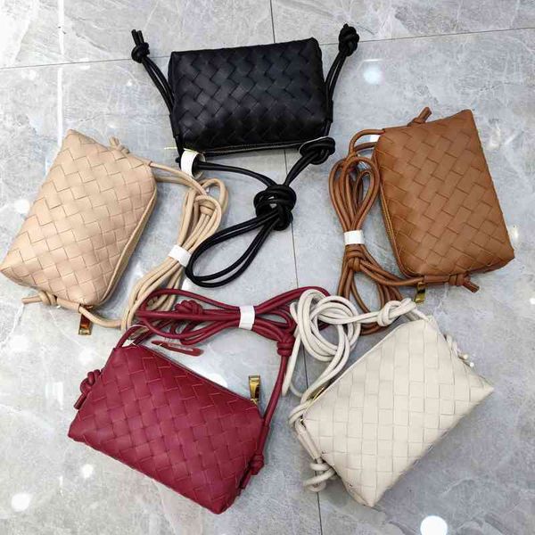 

bottegas bags venetas miniloop handbags 2022 new square woven cloud soft leath