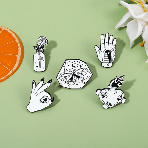 

zwart en wit punk broches enamel pins hand maan rose vlinder rugzakken kleding gift voor vriend partij sieraden, Gray