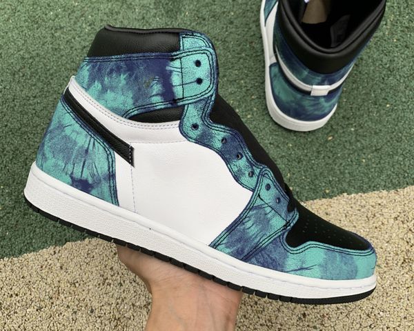 

mens 1 high og basketball shoes jumpman 1s tie-dye men women white black aurora green sneakers trainers with box