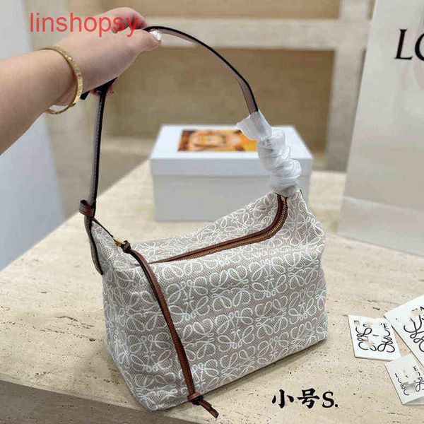

luxury women loews bags 2022 autumn product lunch retro trend big brand fashio