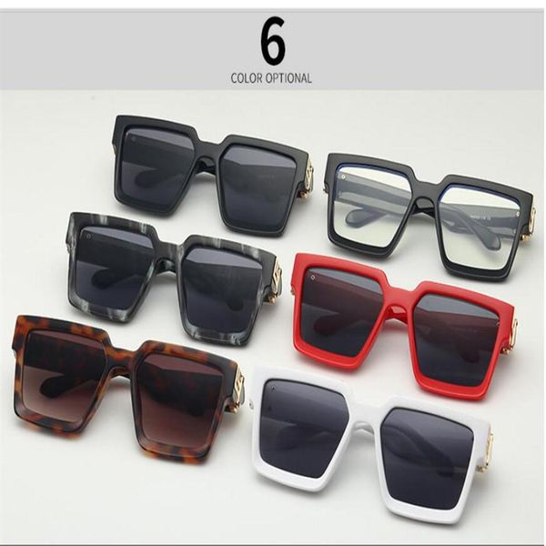 

woman sunglass fashion couple designer sunglasses for women mens luxurys designers sun glasses drive summer polarize sunglasses eyewear259s, White;black