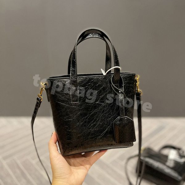

2022 new messenger bag ladies shopping bag designer tote handbag light luxury black fashion retro all match 17cm