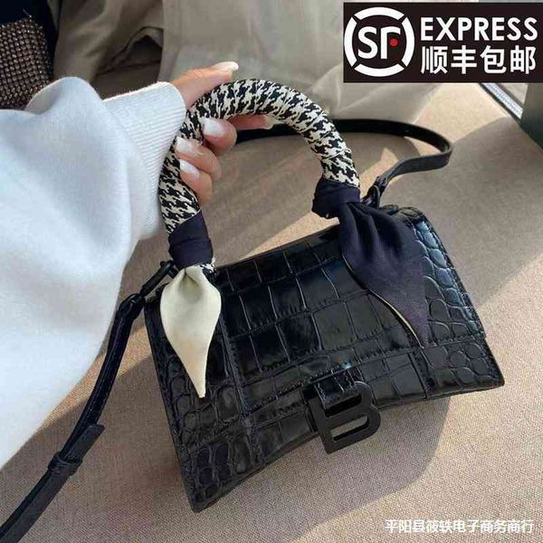 

bag 2022 designer bag crocodile hourglass bag leather handbag fashion small square bags one shoulder makeup women's handbag portable du