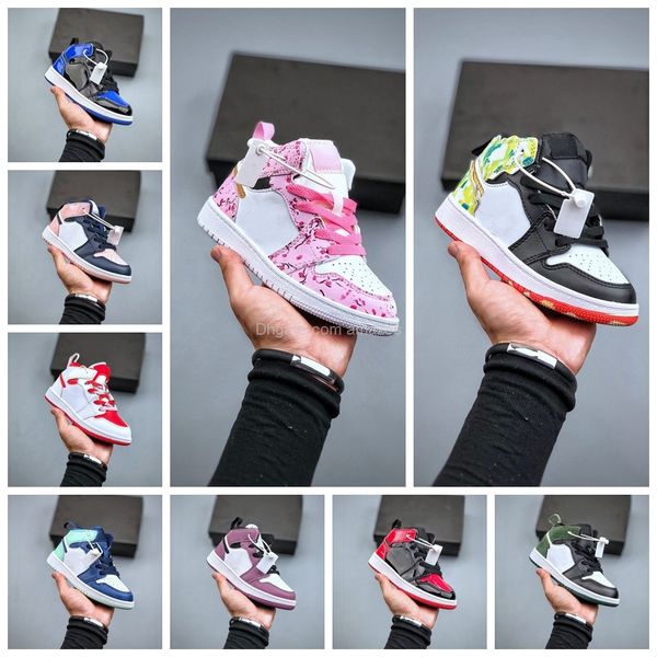 

2022 kids 1 mid designer basketball shoes sneakers boys girls banned 1s athletic outdoor game royal obsidian chicago red bred melody mid, Black