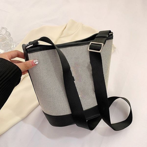 

women's bag casual fashion joker autumn and winter bucket shoulder messenger bag, Black;red