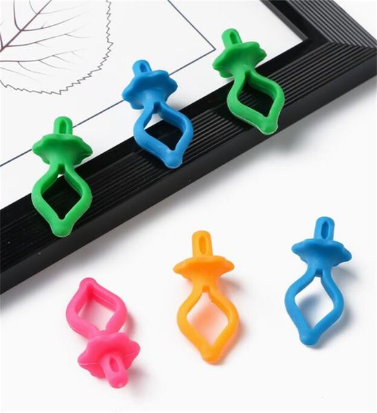 

wholesale hair pins bobbin holder thread spool stack bobbins for type a l and m sewing machine quilting clip, Black;brown