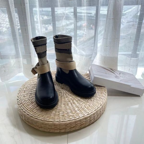 

new fashion martin boots designer casual shoes leather high boots rubber thick sole letter embroidery knitted splice buckle round head 36-40, Black