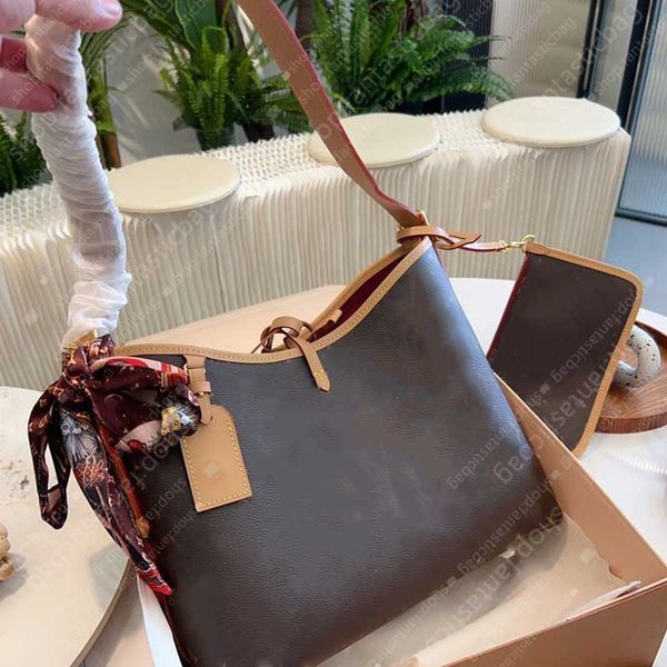 

2022 designers totes love you bag clutch shoulder bag fashion women handbag classic flower zipper pocket purse square flap underarm boston v