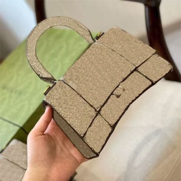 

travel mini hourglass bag leather crossbody bags designer wallets pochette classic letter embossed women lady luxury half moon messengers sh