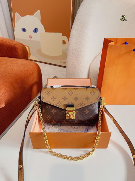 

2022 grey retro classic single handheld girl bag dating party party