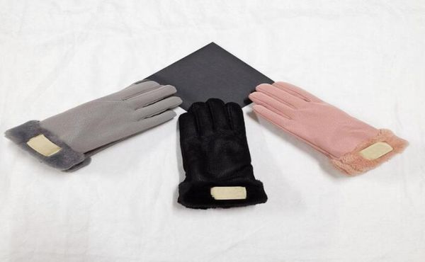 

2021 new brand design faux fur style glove for women winter outdoor warm five fingers artificial leather gloves whole 316273430, Blue;gray