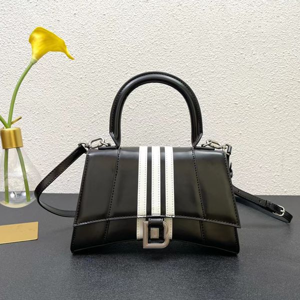 

2023 hourglass bag co branded series handle shoulder bag lady shopping bags fashion handbags women totes cross body half moon luxury genuine