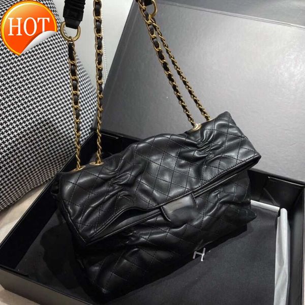 

women's luxury designers shoulder bags 2023 new fashion ringer texture gold strap chain envelope bag portable cross-body bag factory di