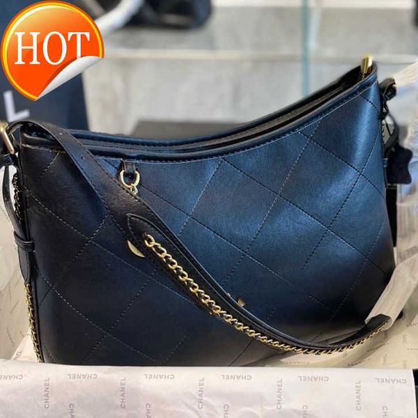 

luxury designers single shoulder bags women's 2023 fashion gold pendant wandering bag versatile portable single shoulder crossbody bag