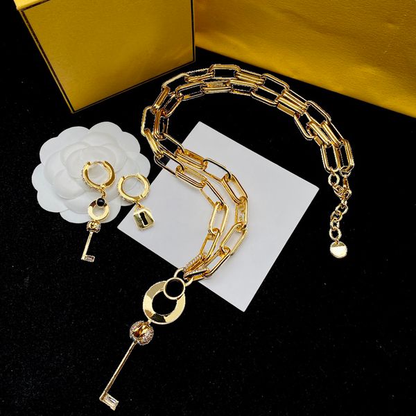 

Fashion Pendant Necklace Stone Necklaces Earrings Suit Designer Key Unique Letter Design Personality