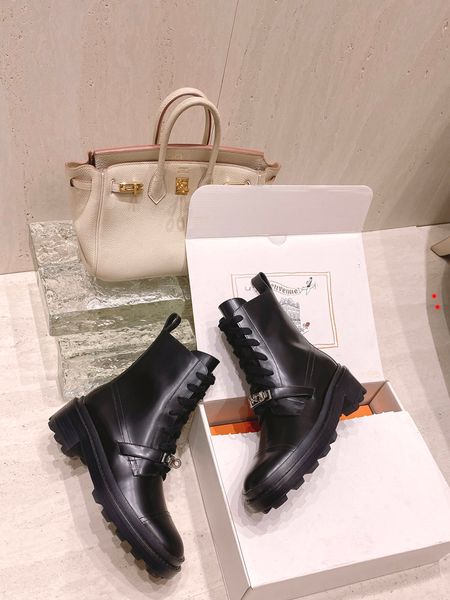 

designer laureate women boots brand flamingos love arrow medal martin boot winter genuine leather coarse high heel shoes luxury desert chunk, Black