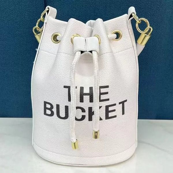 

paragraphs 2022 designer pu and colorful fashion package inclined bucket bag