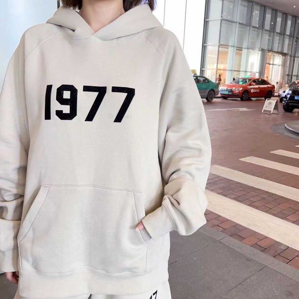 

essential hoodies autumn and winter men sweatshirts 1977 letter printing fleece oversized hoodie fashion hiphop pullover, Black