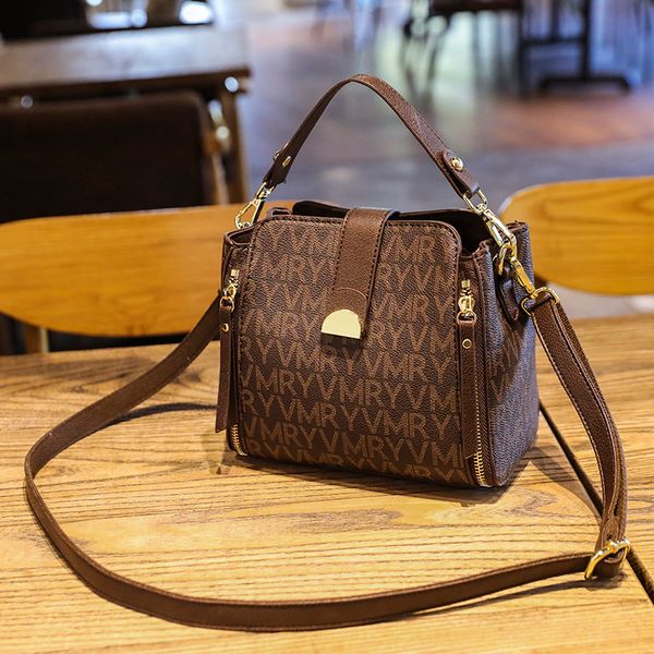 

evening bags for women with short handles shoulder crossbody interior slot pocket fashion and luxury messenger female handbags 221205