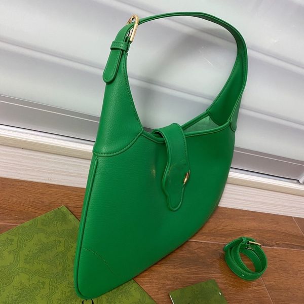 

womens bags underarm-bag&messenger-bag wrapped in plain calf leather with zippered soft sheepskin interior