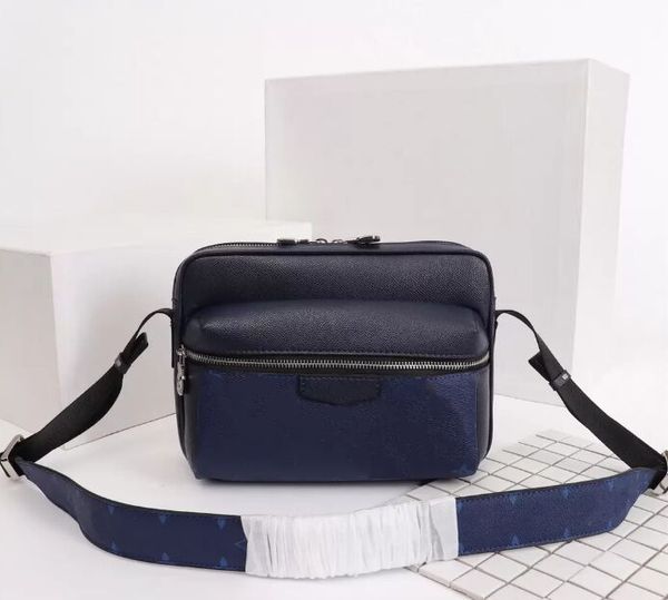 

luxurys messenger bags designers bag classic women or men bags crossbody bag school bookbag purse backpack man totes bag wallet leather hand